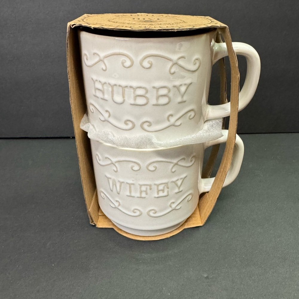 White Embossed Ceramic Mugs Set for Dining